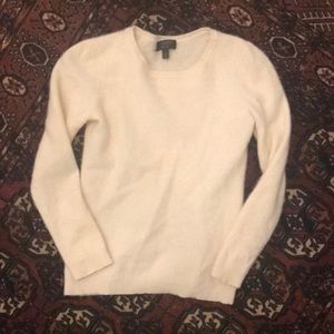 100% cashmere cream long sleeved sweater crew neck